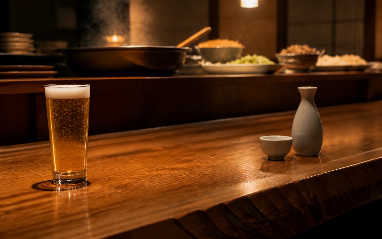 金沢 居酒屋カウンター一人客への話しかけ方、迷惑にならない距離感